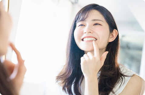 歯を気にする女性