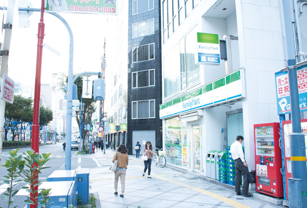 ファミリーマート西天満東店