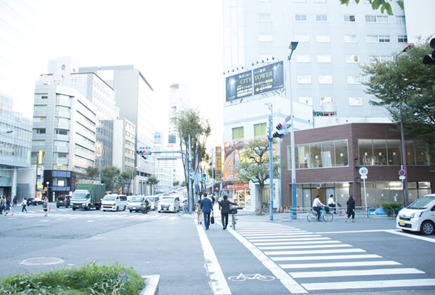 西天満の大きな交差点